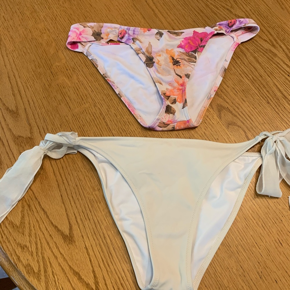 2 sets bikini bottoms